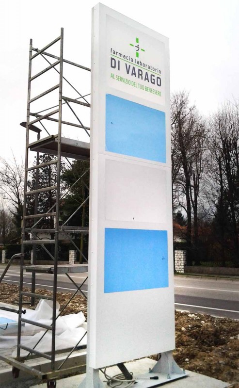 Totem Farmacia Varago