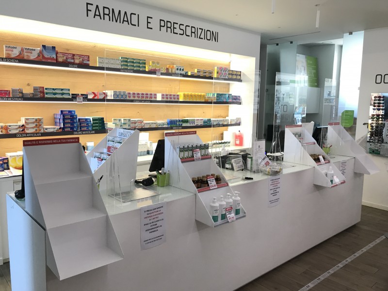 Farmacia Varago Espositori